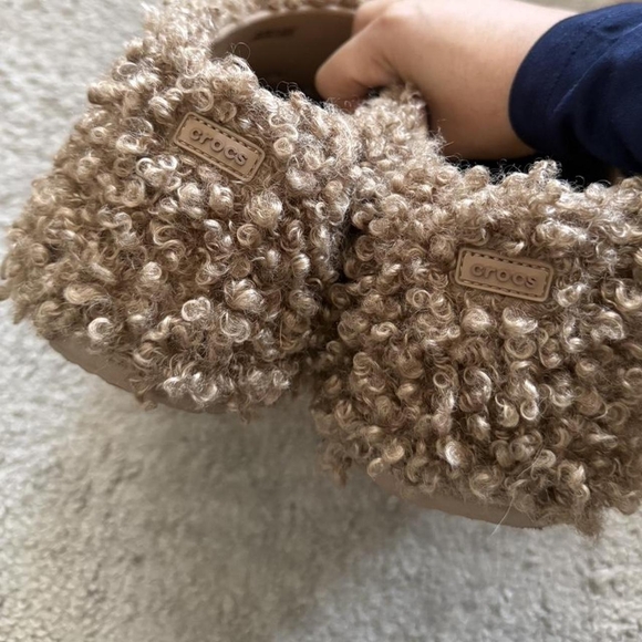 Crocs Doodle Fur Siren Size 9 Platform - Picture 3 of 5